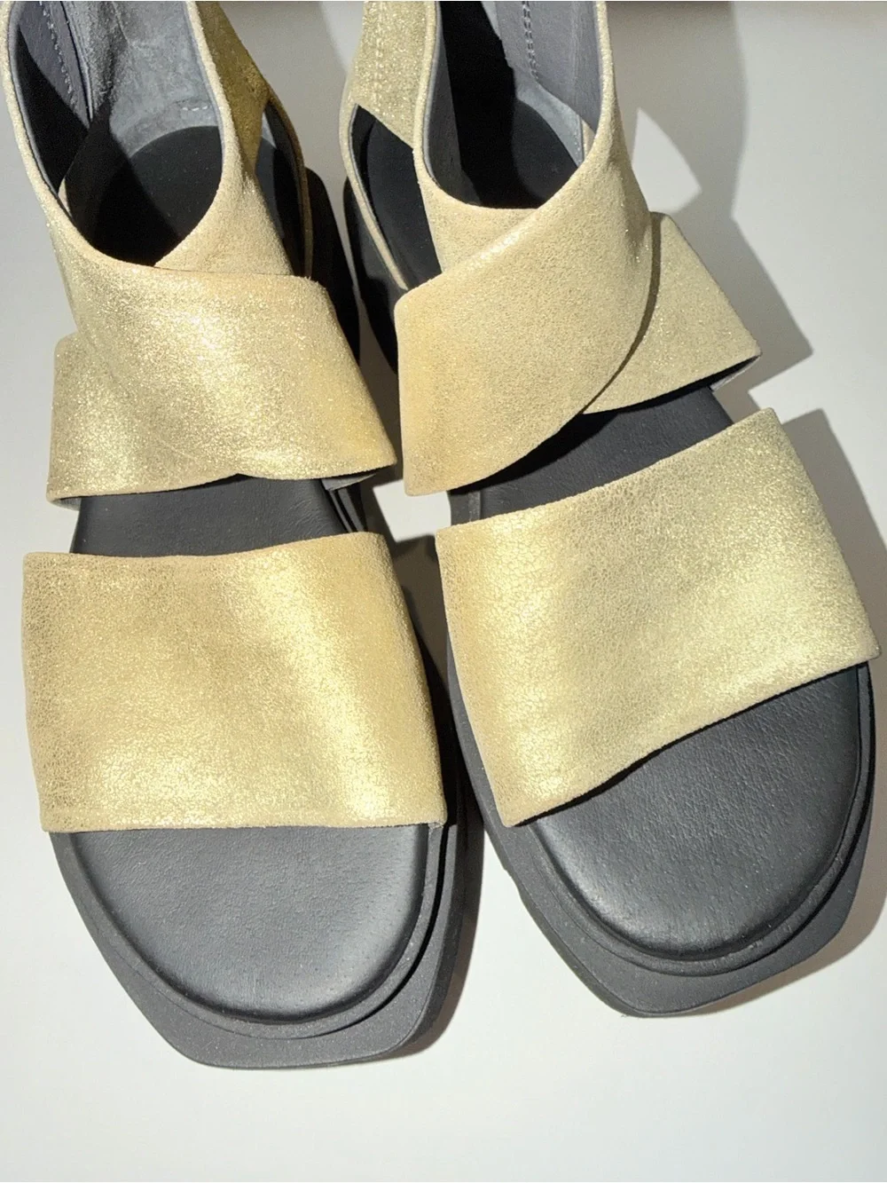 Lofina Gold Leather Platform With A Zipper Sandal, Sz 39
